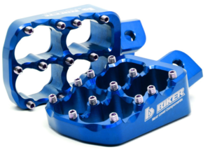 BIKER_05-66-03-01_AZUL.png Estribos Aluminio – KTM HUSQVARNA (Azul)